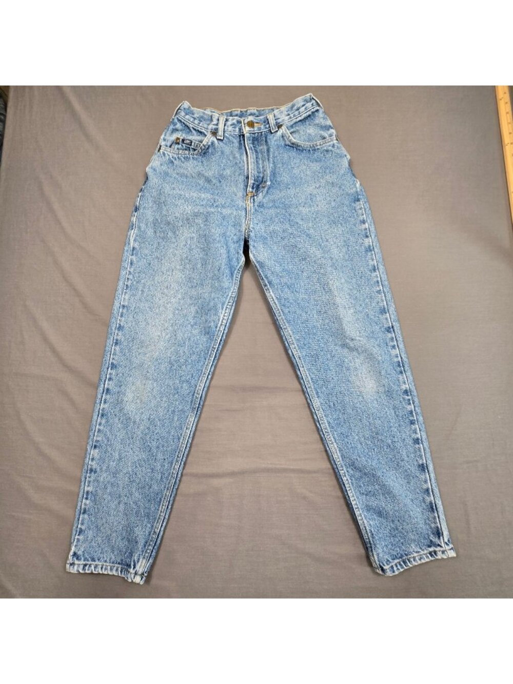 Vintage 90s Lee High-Waisted Jeans 8 Short Acid Wash Tapered Legs Classic Fit